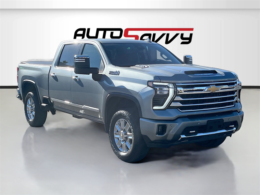 2024 Chevrolet Silverado HD High Country's photo