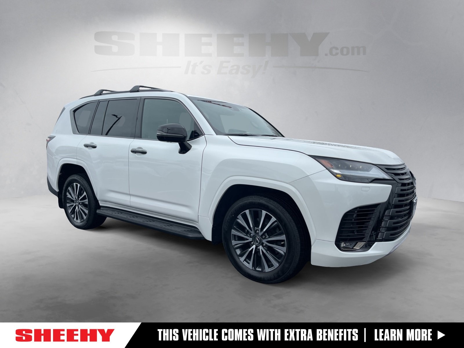 2023 Lexus LX Premium's photo
