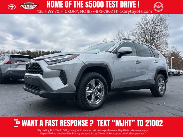 2024 Toyota RAV4 XLE's photo