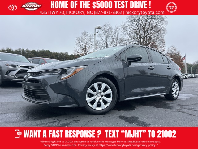 2024 Toyota Corolla LE's photo