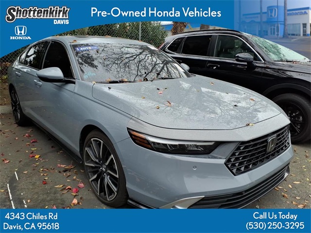 2023 Honda Accord Hybrid Touring's photo
