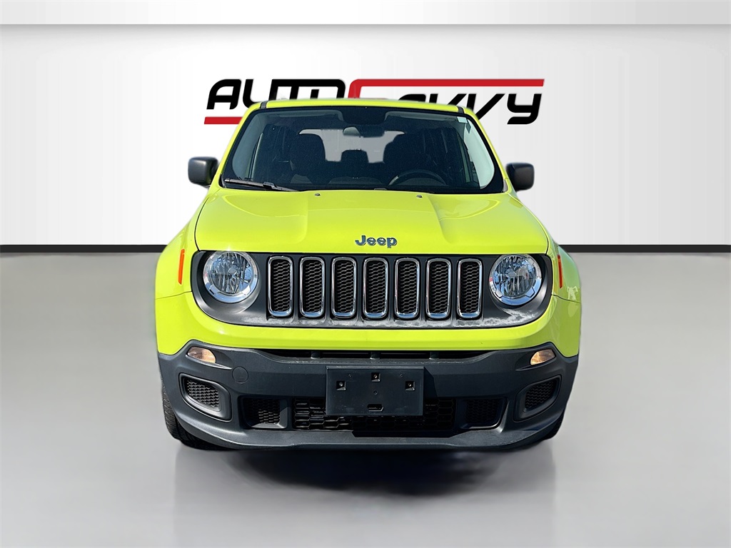 2017 Jeep Renegade Sport photo 2