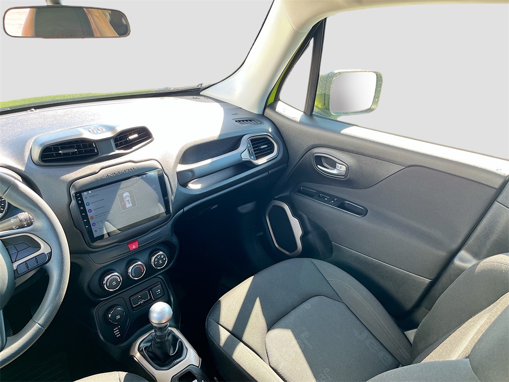 2017 Jeep Renegade Sport photo 17