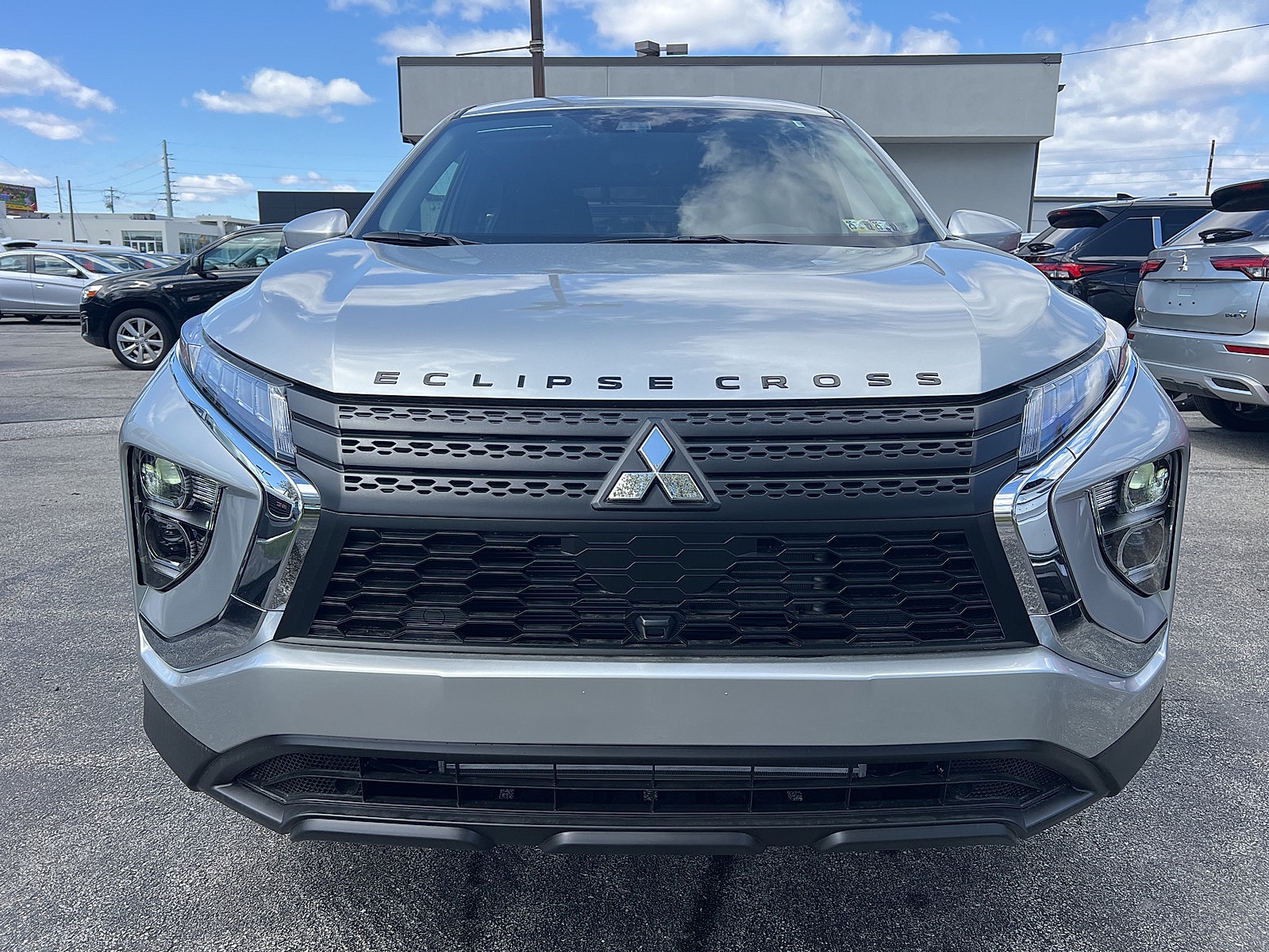 2025 Mitsubishi Eclipse Cross ES photo 2