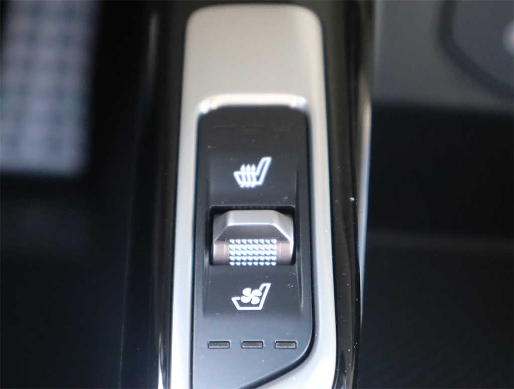 2025 Kia Sorento SX - Photo 21