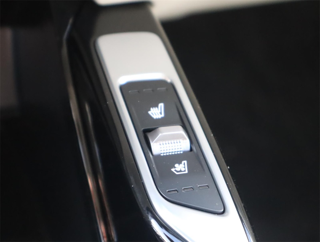 2025 Kia Sorento SX - Photo 22