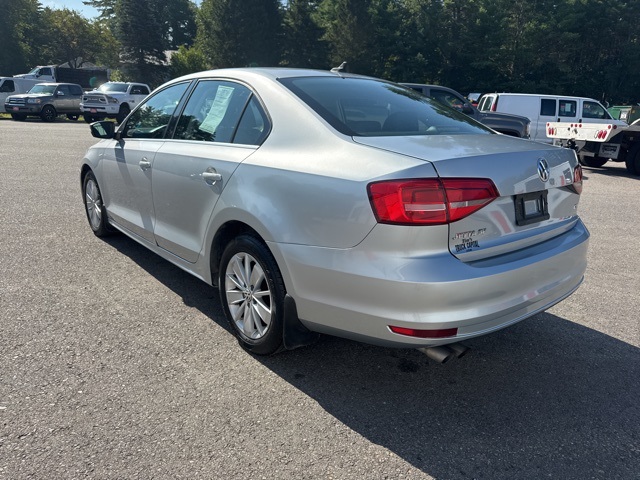 2015 Volkswagen Jetta 1.8T SE photo 3