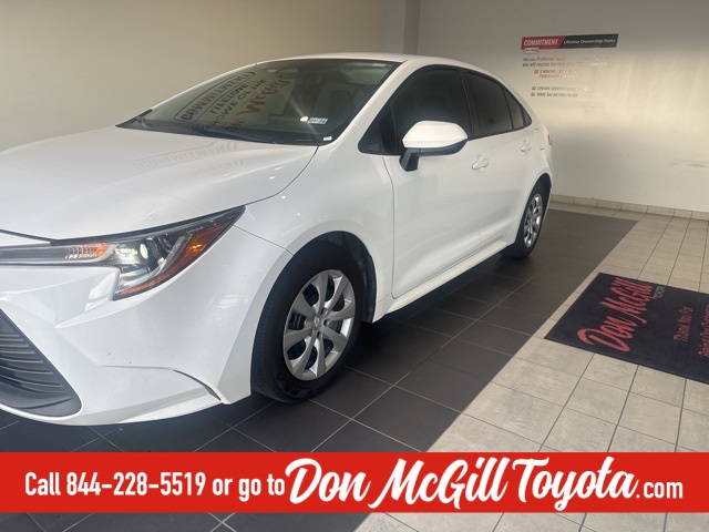 2023 Toyota Corolla LE photo 3