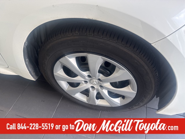 2023 Toyota Corolla LE photo 5