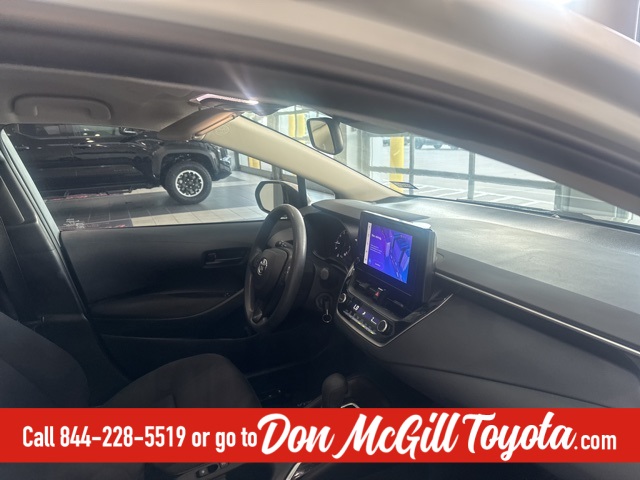 2023 Toyota Corolla LE photo 9