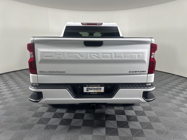 2026 Chevrolet Silverado 1500 Custom photo 3