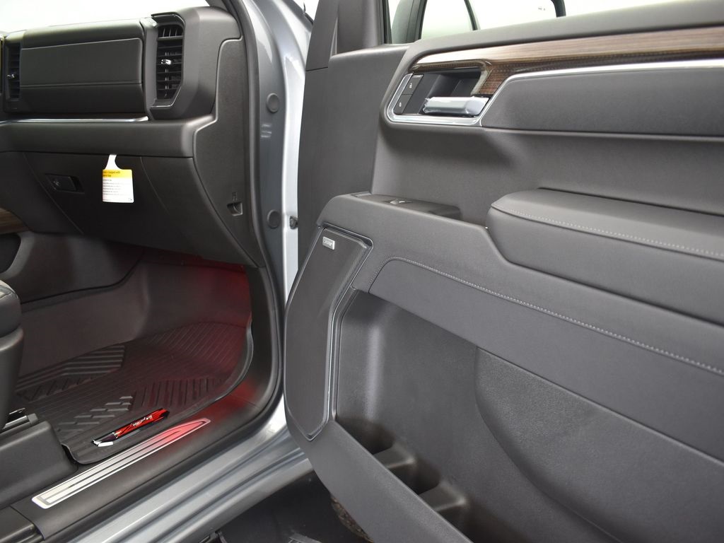 2025 Sterling Gray Metallic Chevrolet Silverado 1500 RST 4X4 Truck