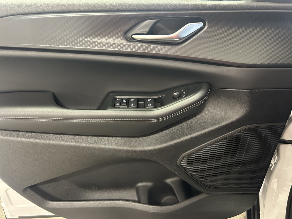 used 2024 Jeep Grand Cherokee car, priced at $33,999