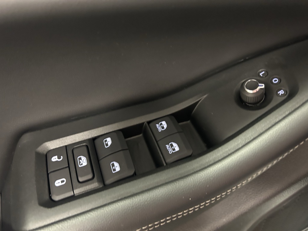 used 2024 Jeep Grand Cherokee car, priced at $33,999