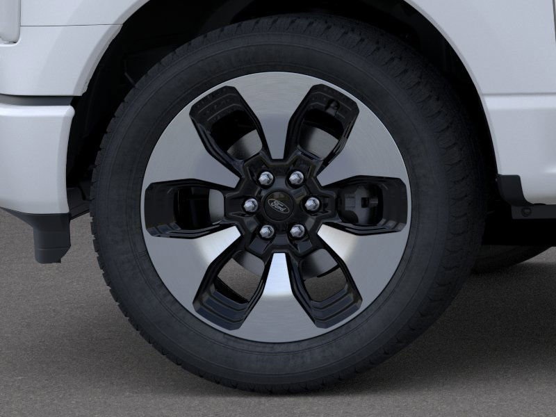 2025 Ford F-150 Lightning Platinum photo 18