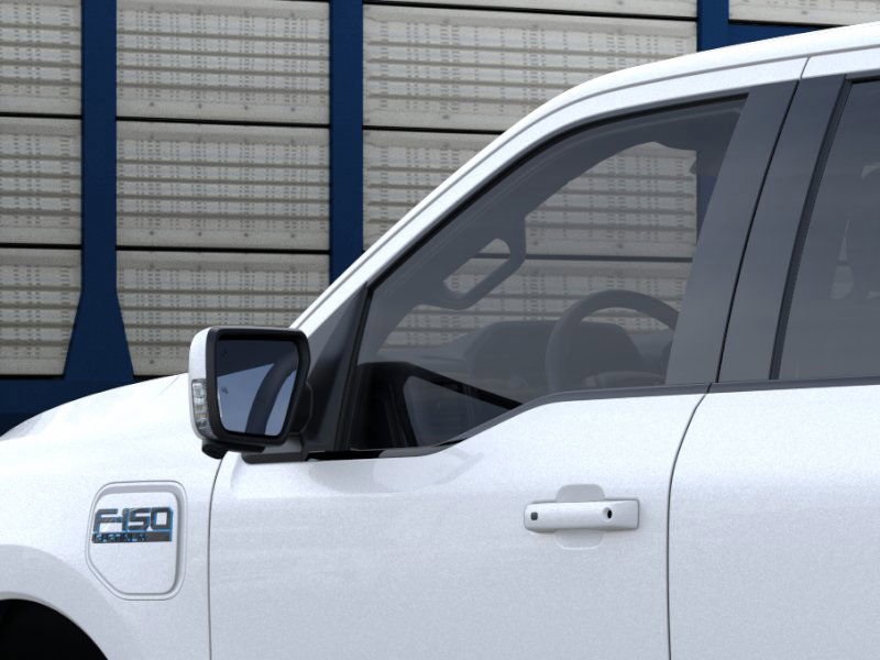 2025 Ford F-150 Lightning Platinum photo 19