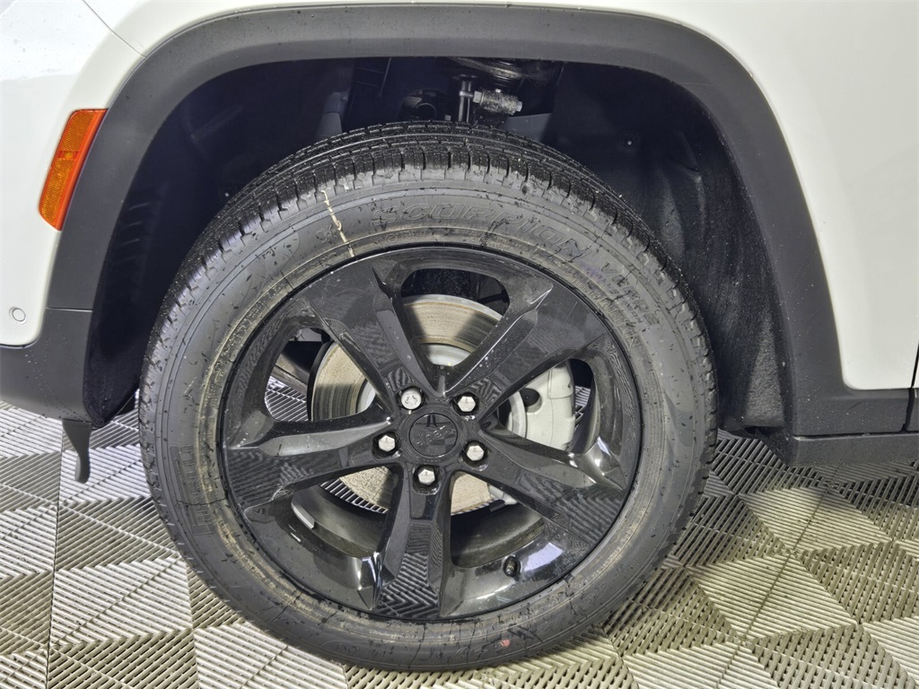 new 2025 Jeep Grand Cherokee car, priced at $43,085