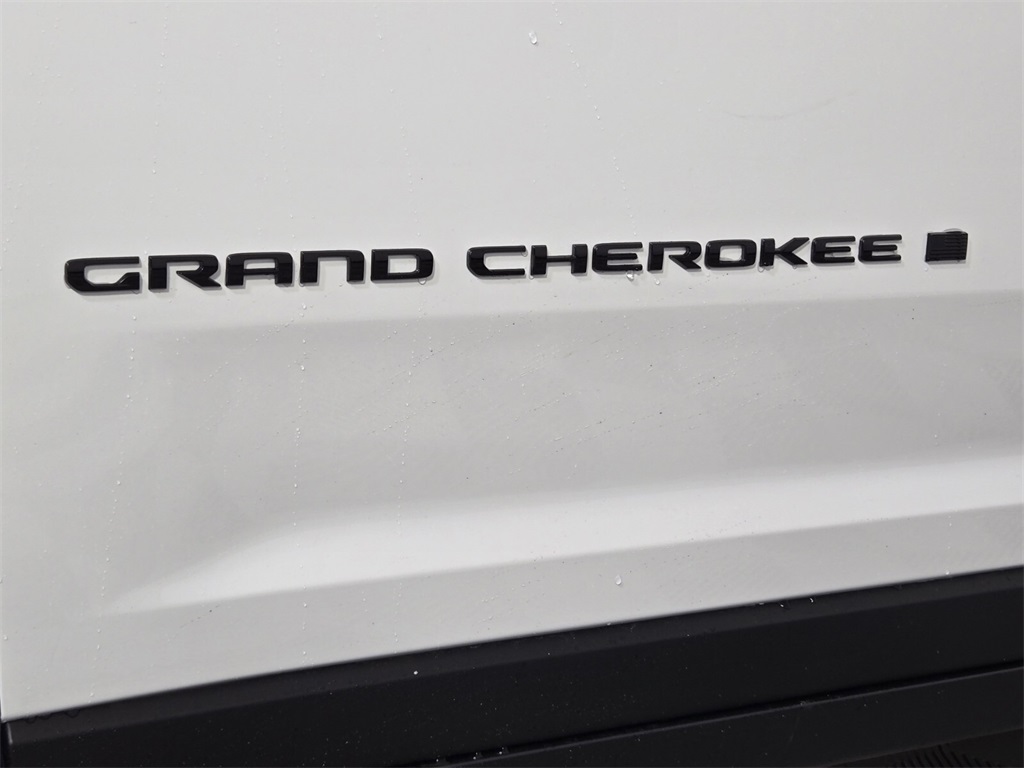 new 2025 Jeep Grand Cherokee car, priced at $43,085