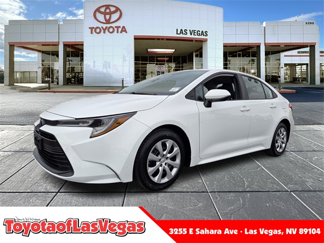 2024 Toyota Corolla LE's photo