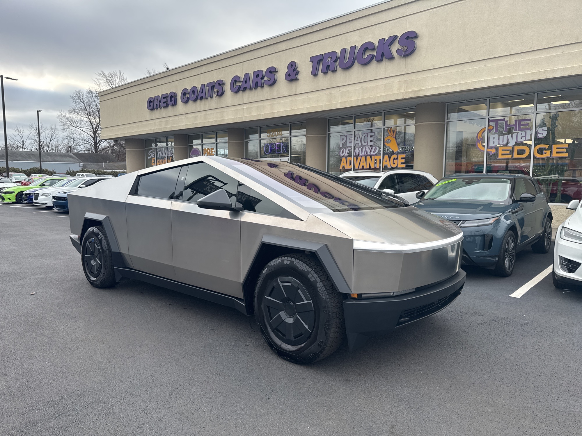 2025 Tesla Cybertruck Base's photo