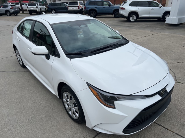 2026 Toyota Corolla LE photo 3