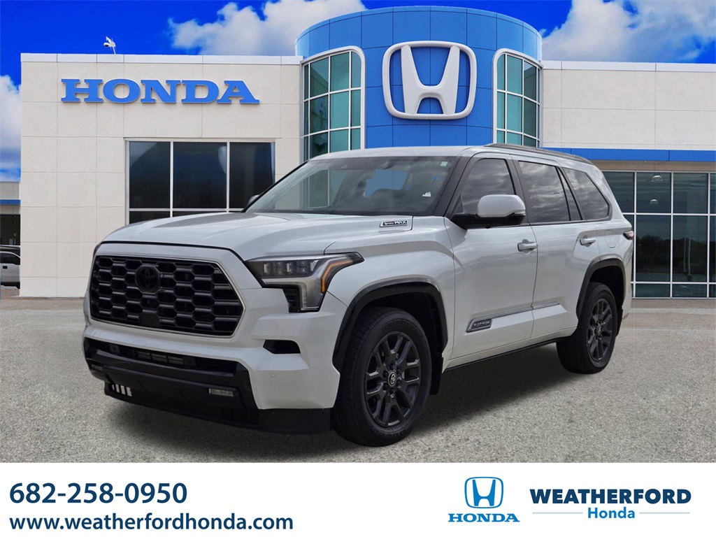 2025 Toyota Sequoia Platinum's photo