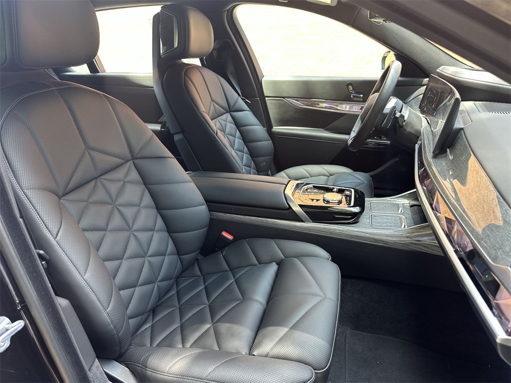 7 Series Sedan 740i xDrive