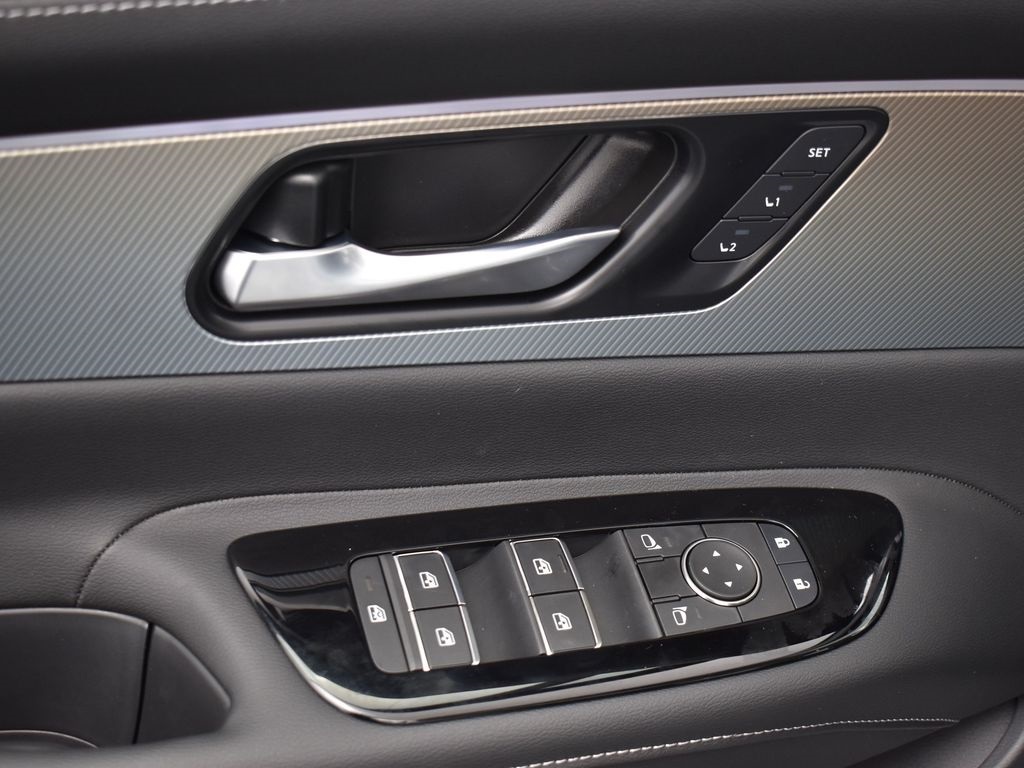 2025 Nissan Murano SL photo 15