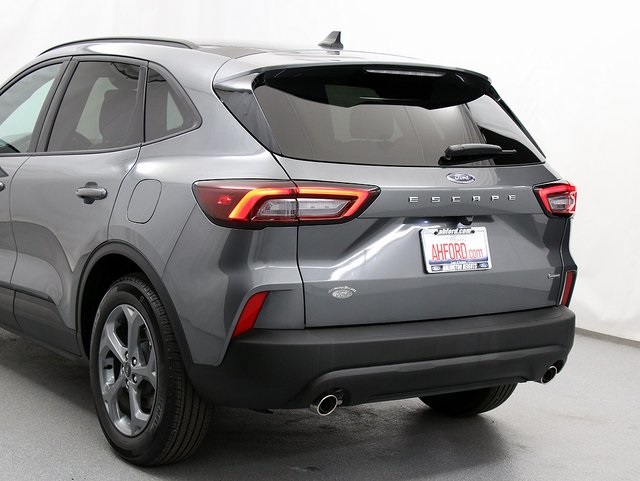 2025 Ford Escape ST-Line photo 2