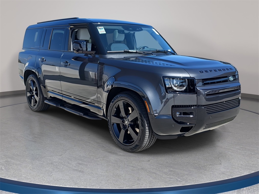 2025 Land Rover Defender 130 X-Dynamic SE photo 3