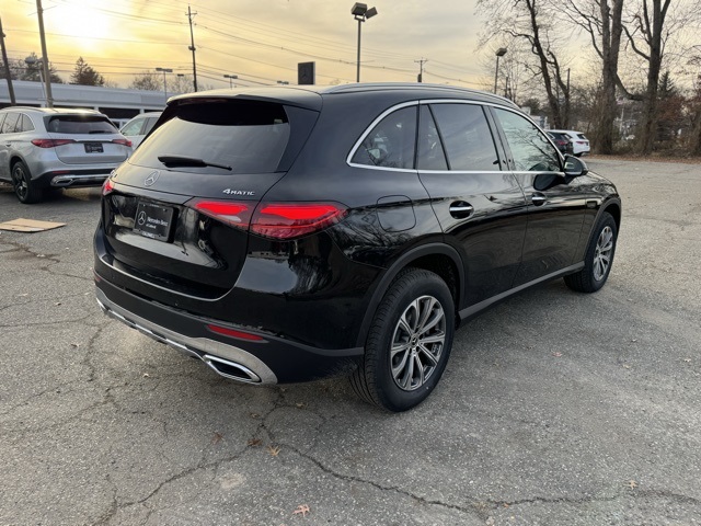 2026 Mercedes Benz GLC 300 4MATIC photo 2