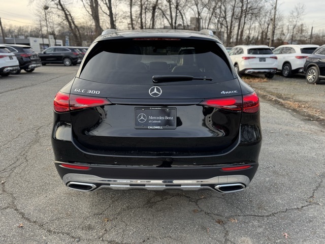 2026 Mercedes Benz GLC 300 4MATIC photo 3