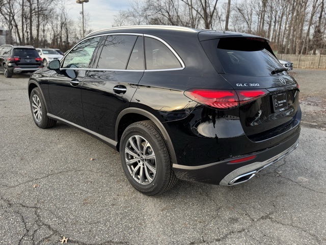 2026 Mercedes Benz GLC 300 4MATIC photo 4