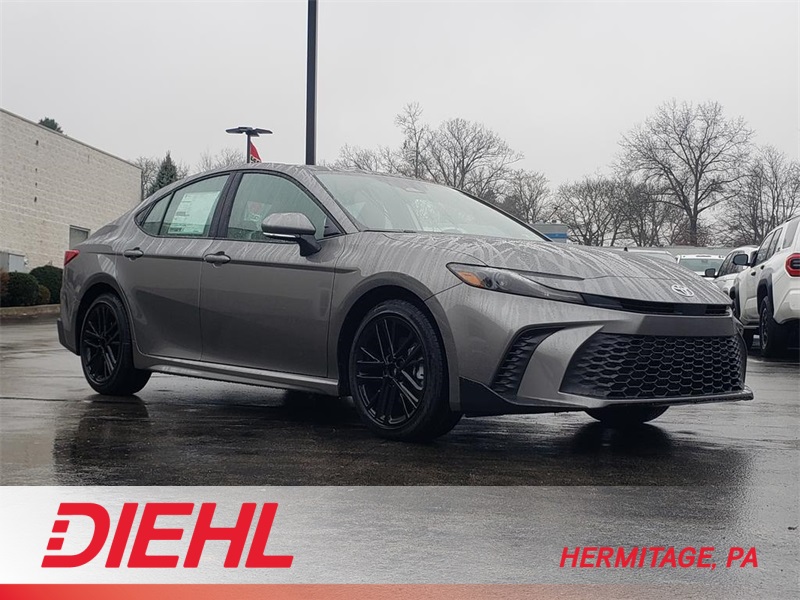 2026 Toyota Camry SE's photo