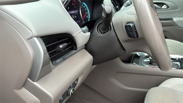 used 2020 Chevrolet Traverse car, priced at $18,463