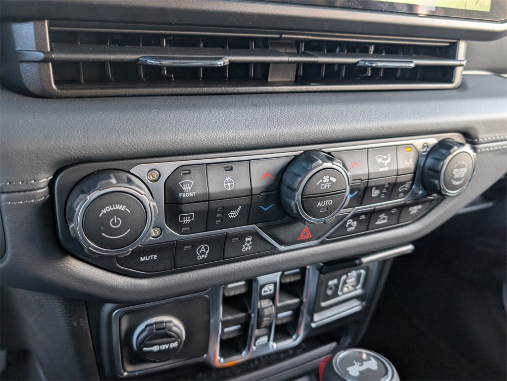 new 2025 Jeep Wrangler car, priced at $48,620