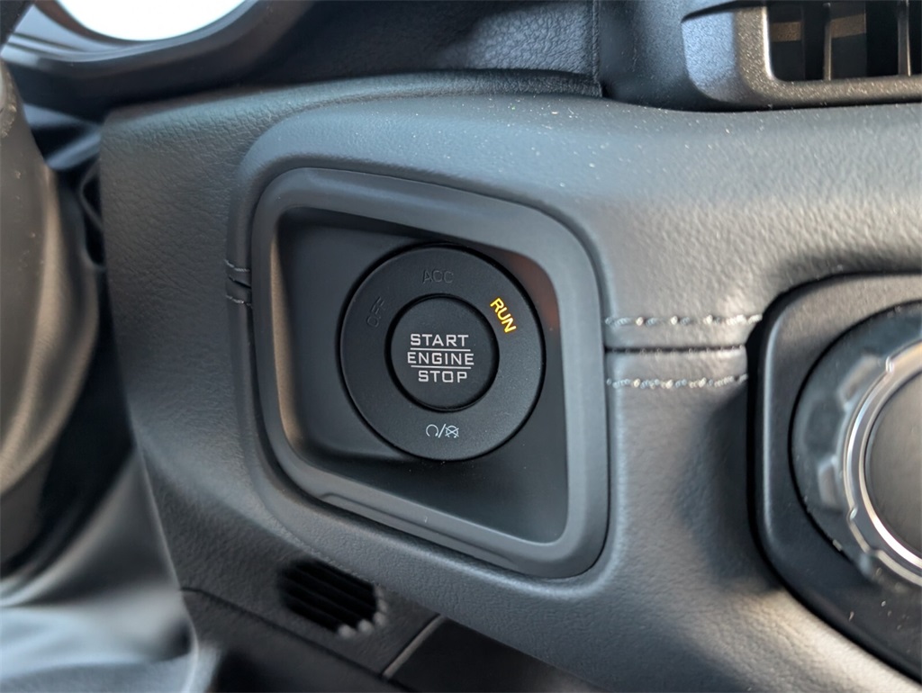 new 2025 Jeep Wrangler car, priced at $48,620