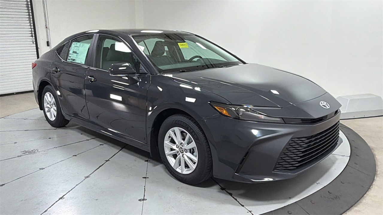 2026 Toyota Camry LE photo 3