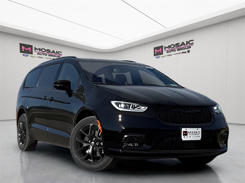 New 2026 Chrysler Pacifica Select Vans