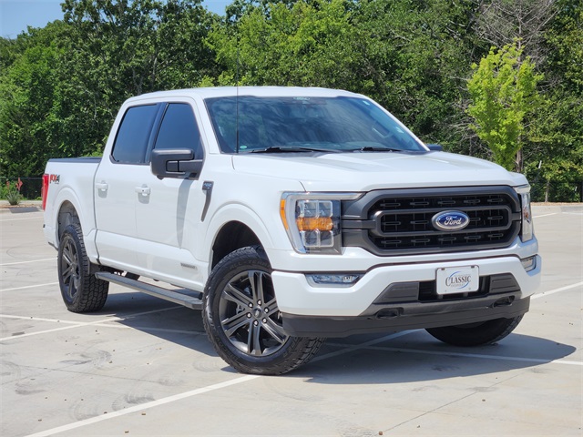 2022 Oxford White Ford F-150 XLT Truck