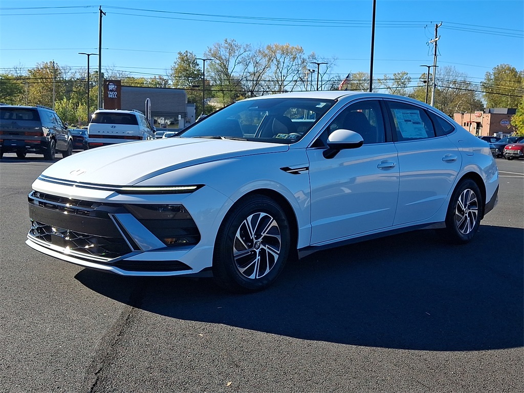 new 2026 Hyundai Sonata Hybrid car, priced at $30,778