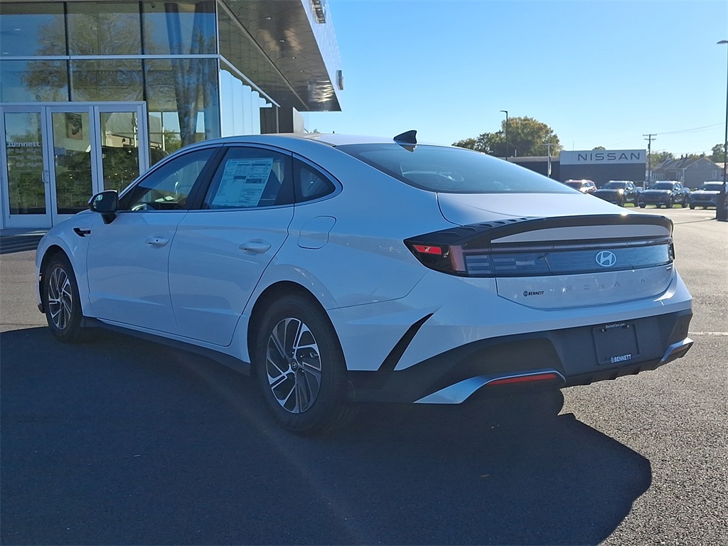 new 2026 Hyundai Sonata Hybrid car, priced at $30,778