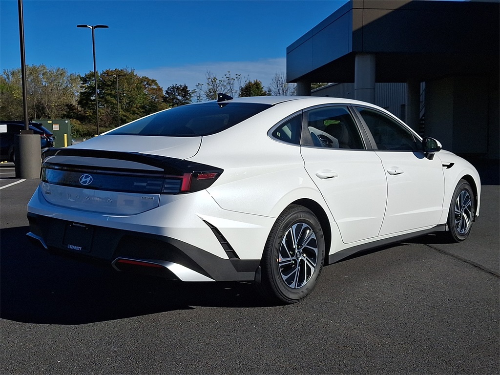 new 2026 Hyundai Sonata Hybrid car, priced at $30,778