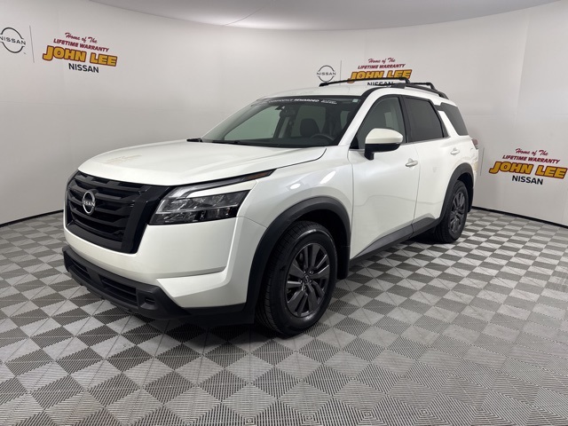 2022 Pearl White Tricoat Nissan Pathfinder SV FWD SUV