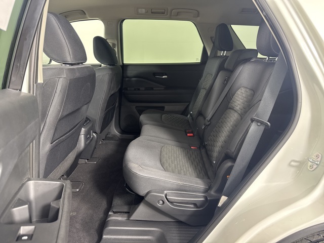 2022 Pearl White Tricoat Nissan Pathfinder SV FWD SUV