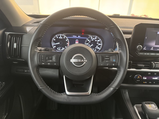 2022 Pearl White Tricoat Nissan Pathfinder SV FWD SUV