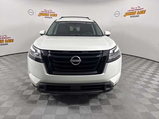 2022 Pearl White Tricoat Nissan Pathfinder SV FWD SUV
