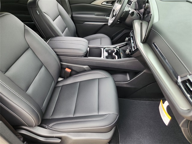 2025 Lakeshore Blue Metallic Chevrolet Traverse LT FWD SUV