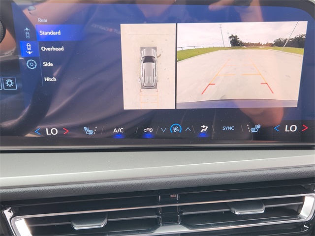 2025 Lakeshore Blue Metallic Chevrolet Traverse LT FWD SUV