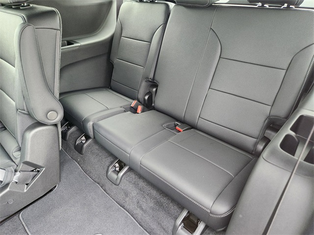 2025 Lakeshore Blue Metallic Chevrolet Traverse LT FWD SUV